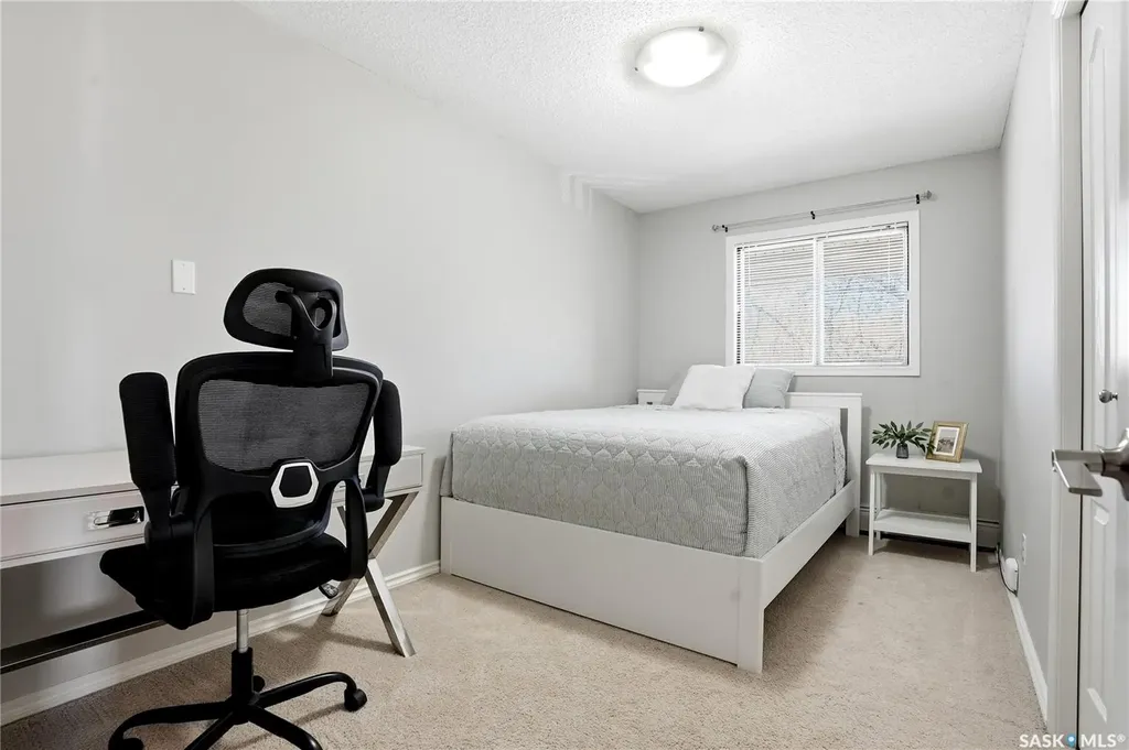 1121 Mckercher Drive Saskatoon SK S7H 5B8