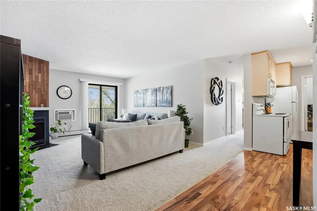 1121 Mckercher Drive Saskatoon SK S7H 5B8