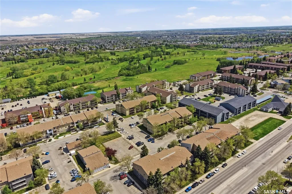 1121 Mckercher Drive Saskatoon SK S7H 5B8