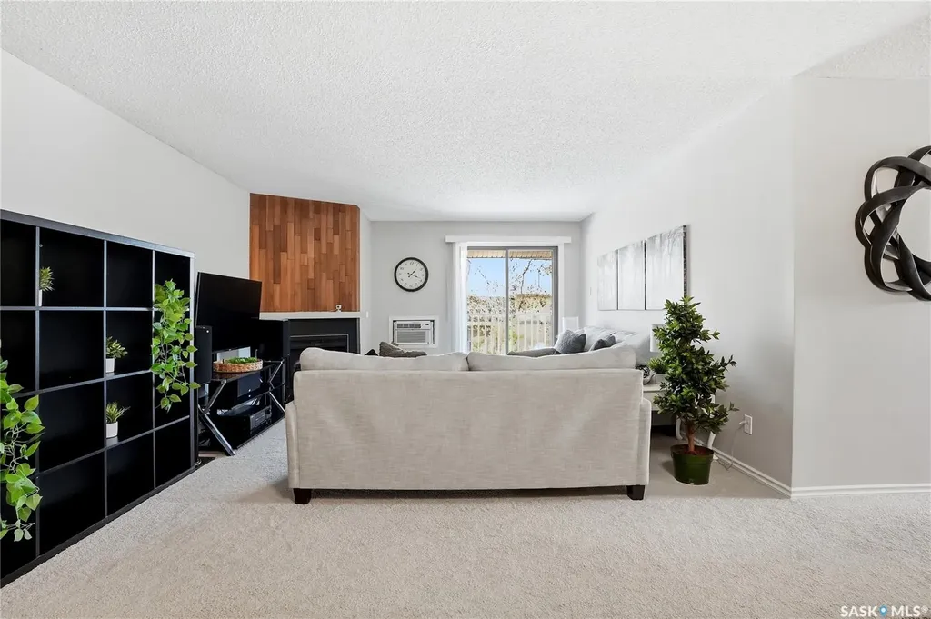 1121 Mckercher Drive Saskatoon SK S7H 5B8