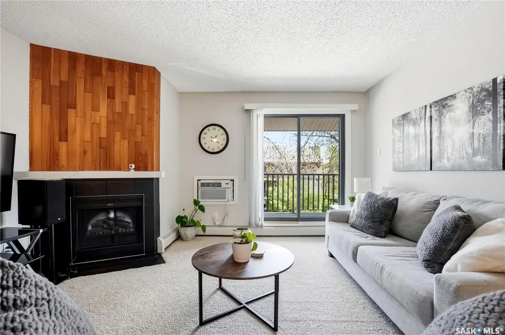 1121 Mckercher Drive Saskatoon SK S7H 5B8