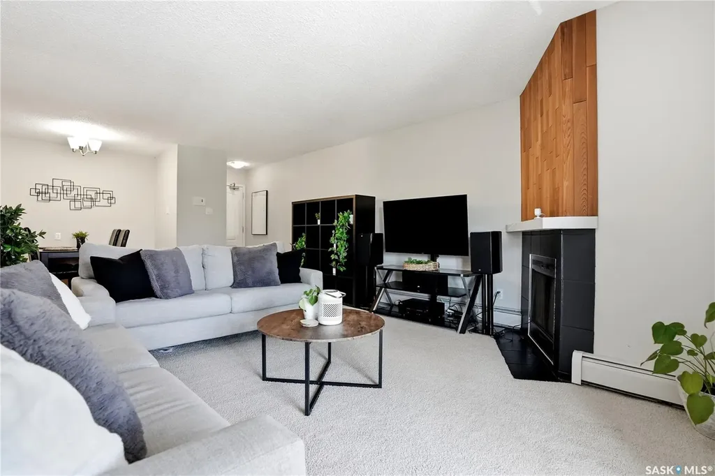 1121 Mckercher Drive Saskatoon SK S7H 5B8