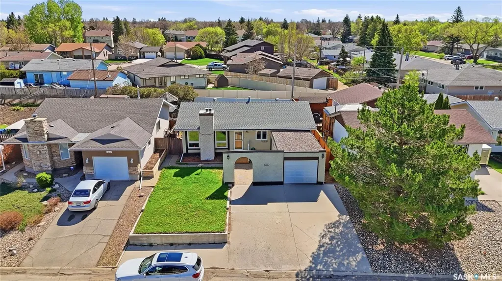 1009 Corman Crescent Moose Jaw SK S6H 6V5