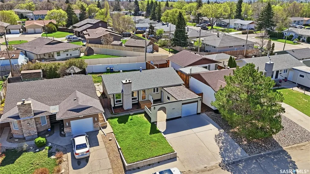 1009 Corman Crescent Moose Jaw SK S6H 6V5