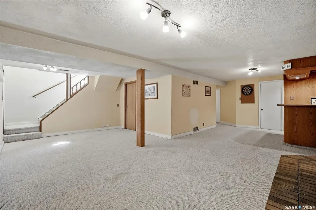 1009 Corman Crescent Moose Jaw SK S6H 6V5