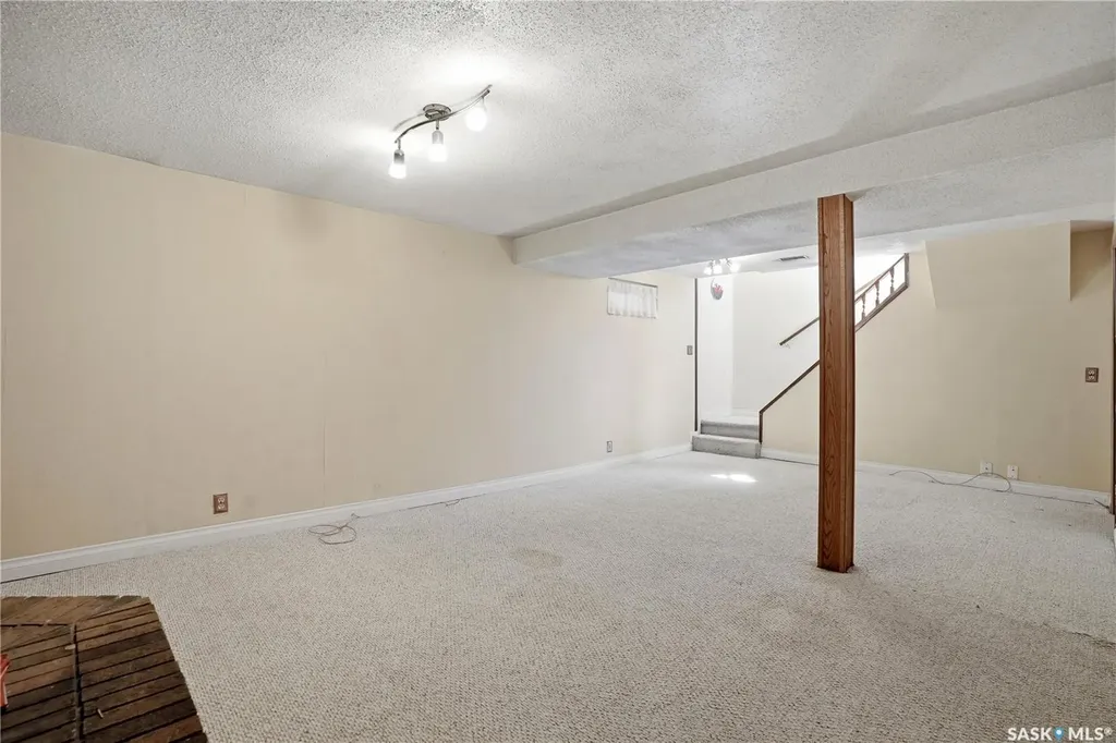 1009 Corman Crescent Moose Jaw SK S6H 6V5