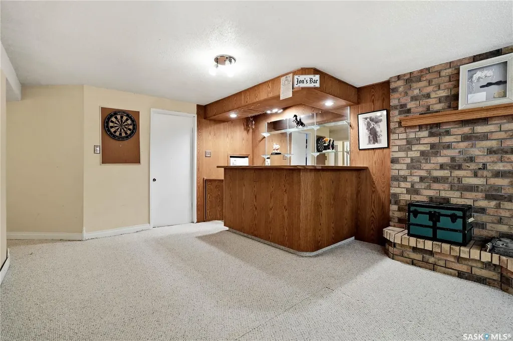 1009 Corman Crescent Moose Jaw SK S6H 6V5
