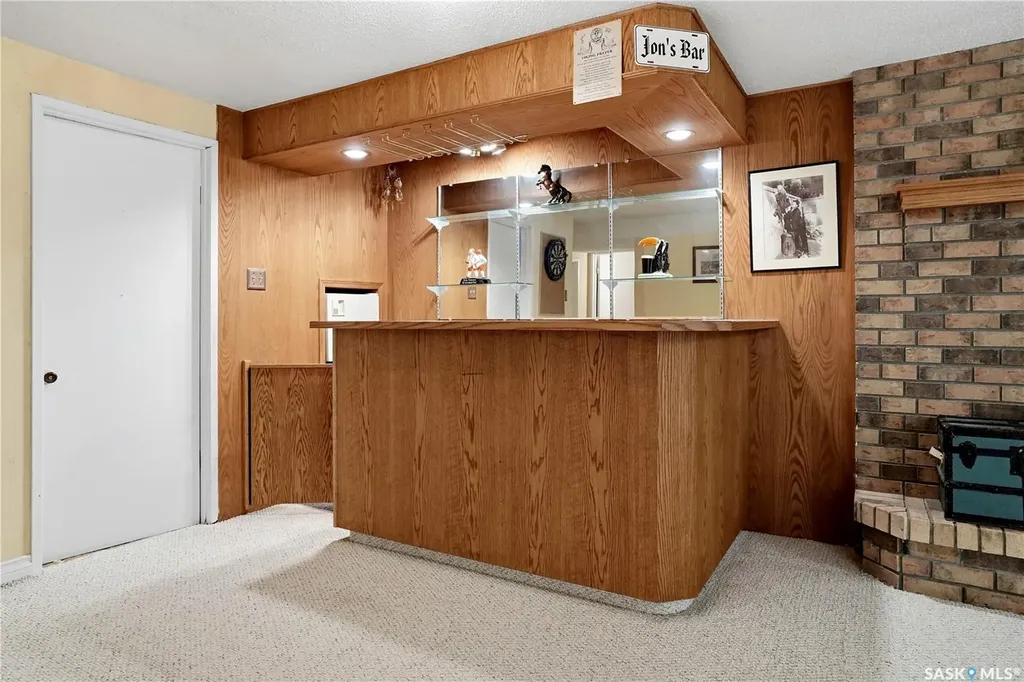 1009 Corman Crescent Moose Jaw SK S6H 6V5