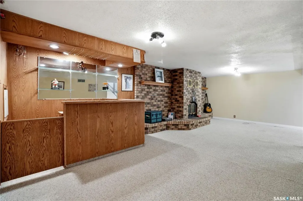 1009 Corman Crescent Moose Jaw SK S6H 6V5