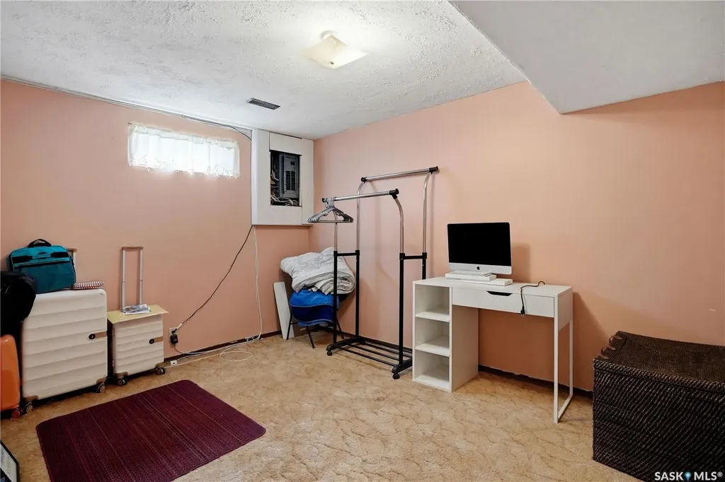 1009 Corman Crescent Moose Jaw SK S6H 6V5