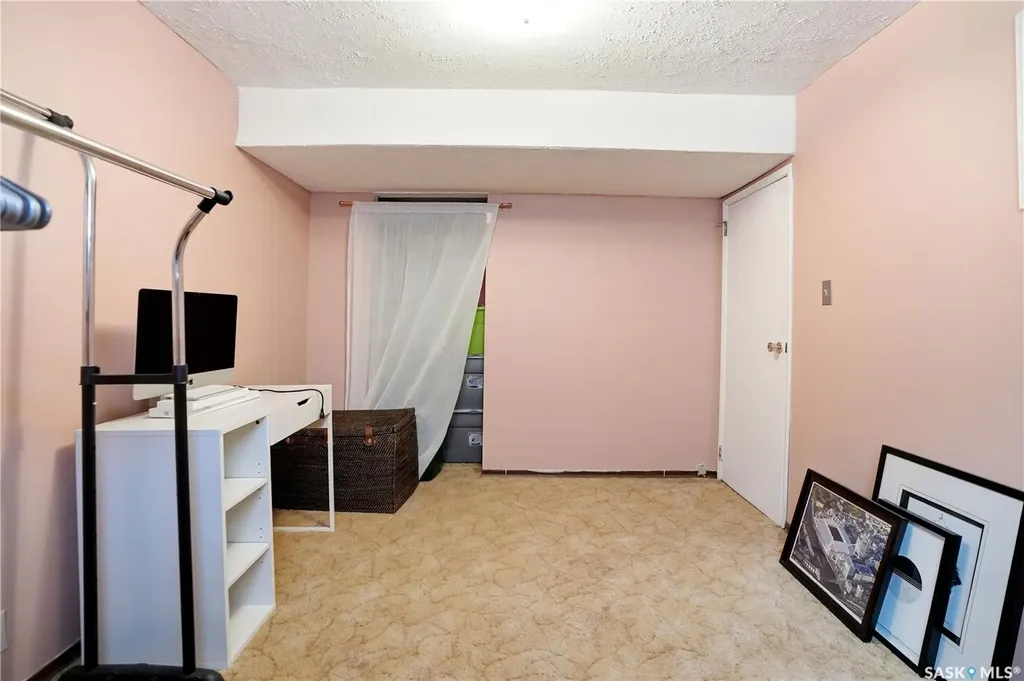 1009 Corman Crescent Moose Jaw SK S6H 6V5