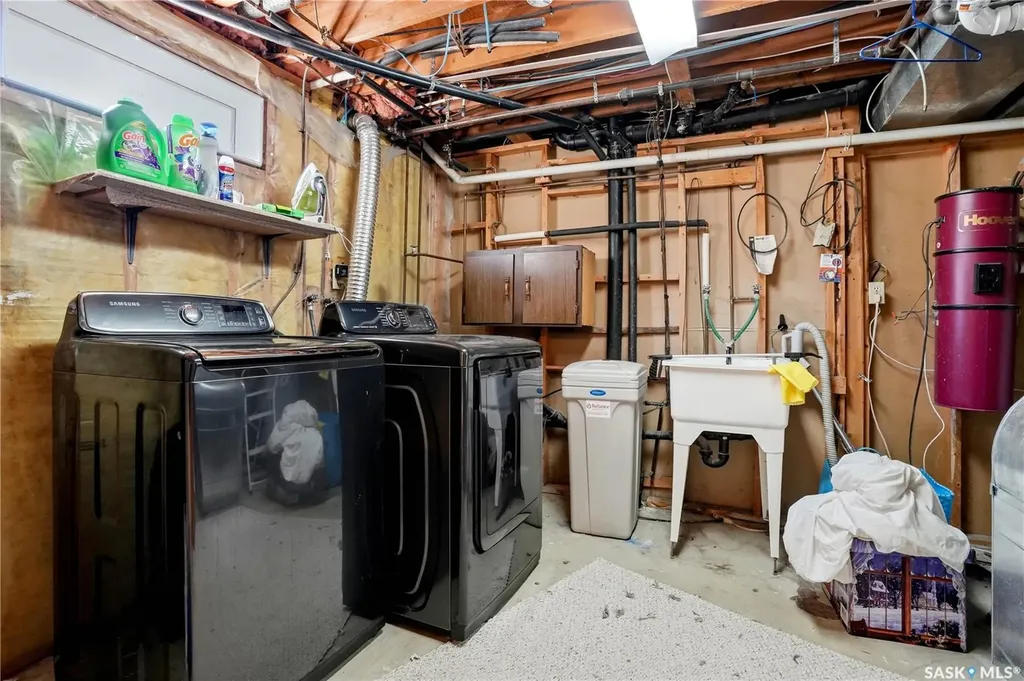 1009 Corman Crescent Moose Jaw SK S6H 6V5