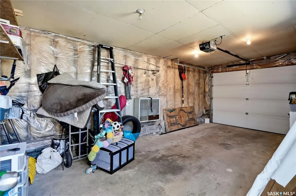 1009 Corman Crescent Moose Jaw SK S6H 6V5