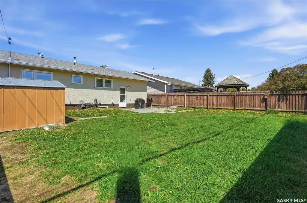 1009 Corman Crescent Moose Jaw SK S6H 6V5