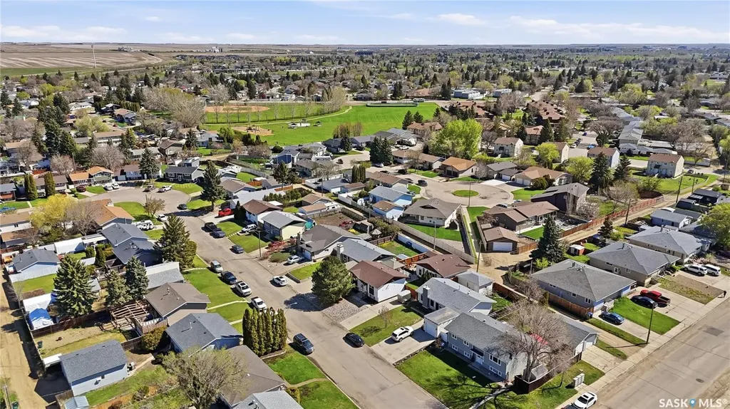 1009 Corman Crescent Moose Jaw SK S6H 6V5