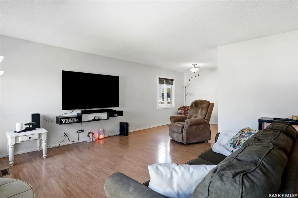 1009 Corman Crescent Moose Jaw SK S6H 6V5