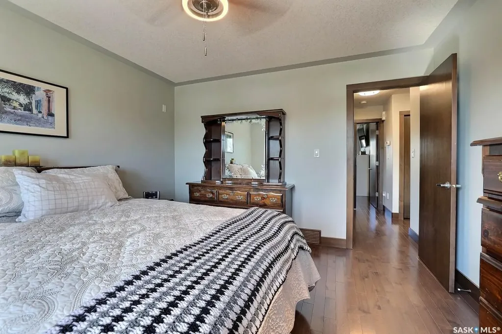 1456 Mccarthy Boulevard Regina SK S4T 1A4