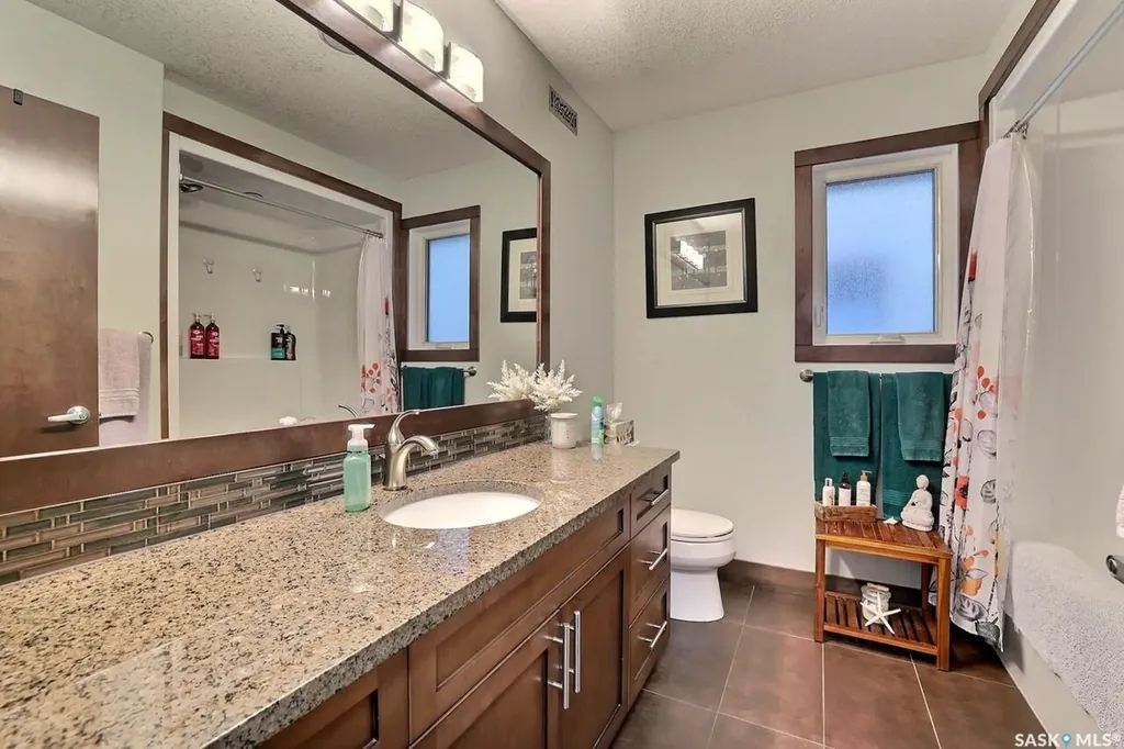 1456 Mccarthy Boulevard Regina SK S4T 1A4