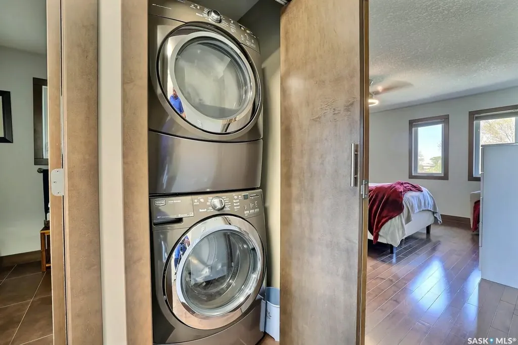 1456 Mccarthy Boulevard Regina SK S4T 1A4