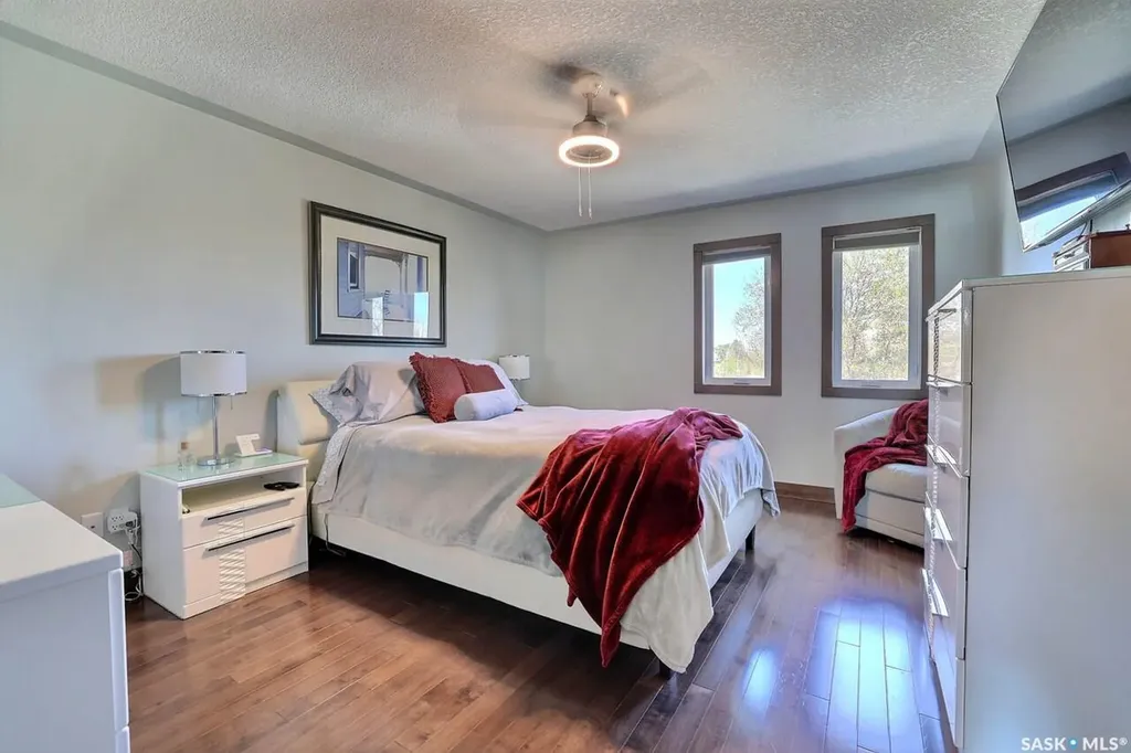 1456 Mccarthy Boulevard Regina SK S4T 1A4