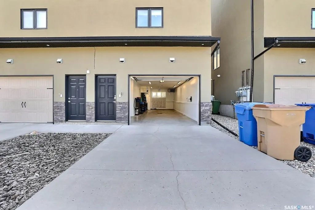 1456 Mccarthy Boulevard Regina SK S4T 1A4