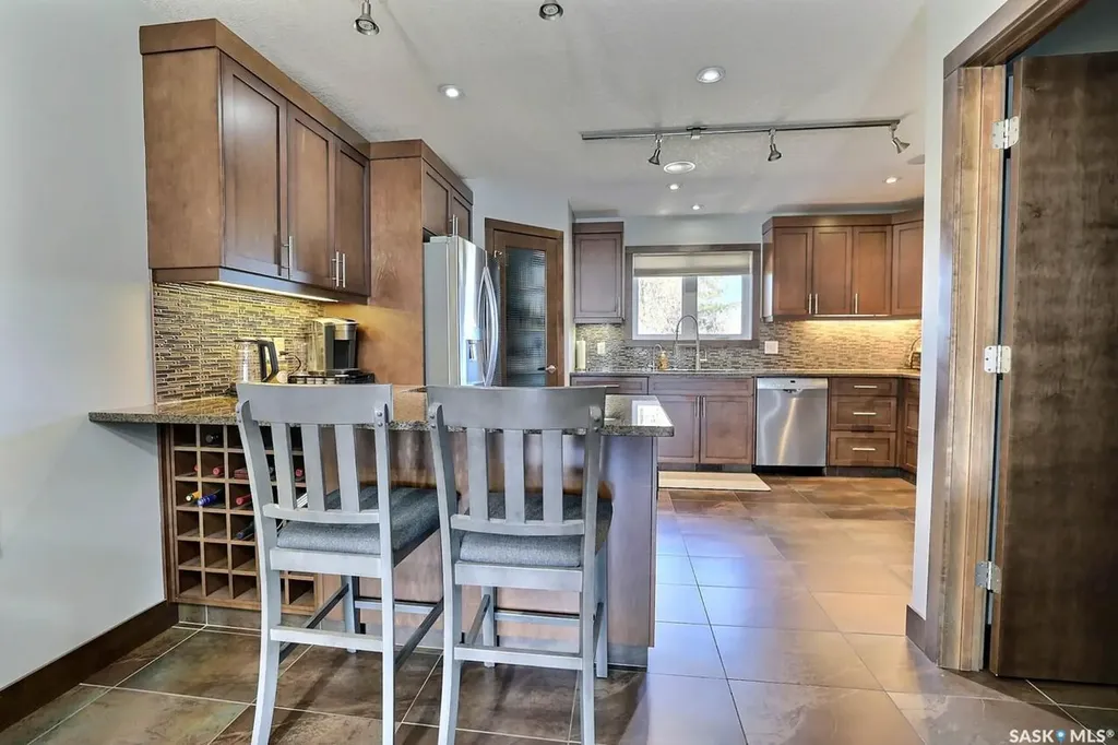 1456 Mccarthy Boulevard Regina SK S4T 1A4