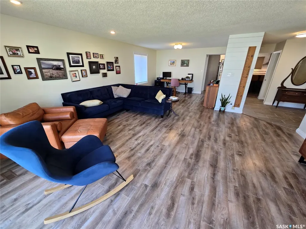 528 Dieppe Drive Weyburn SK S4H 2Y2