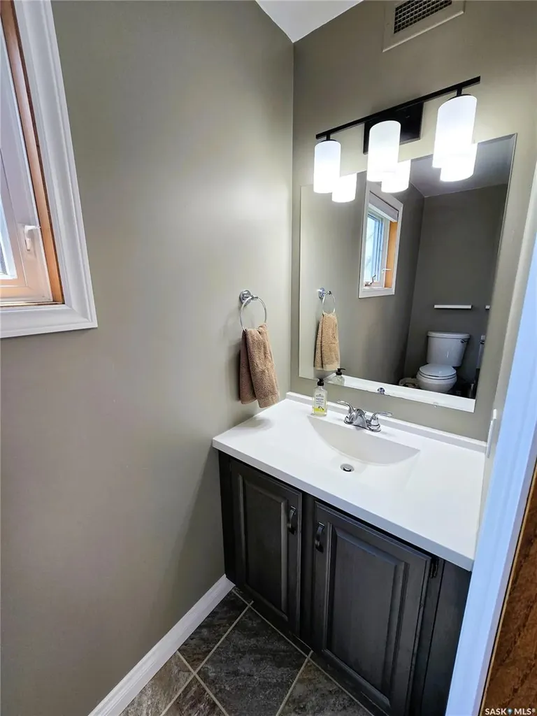 528 Dieppe Drive Weyburn SK S4H 2Y2