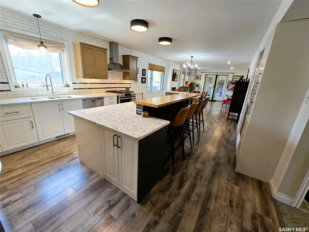 528 Dieppe Drive Weyburn SK S4H 2Y2