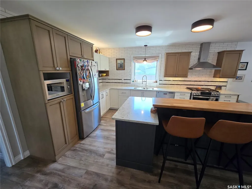 528 Dieppe Drive Weyburn SK S4H 2Y2