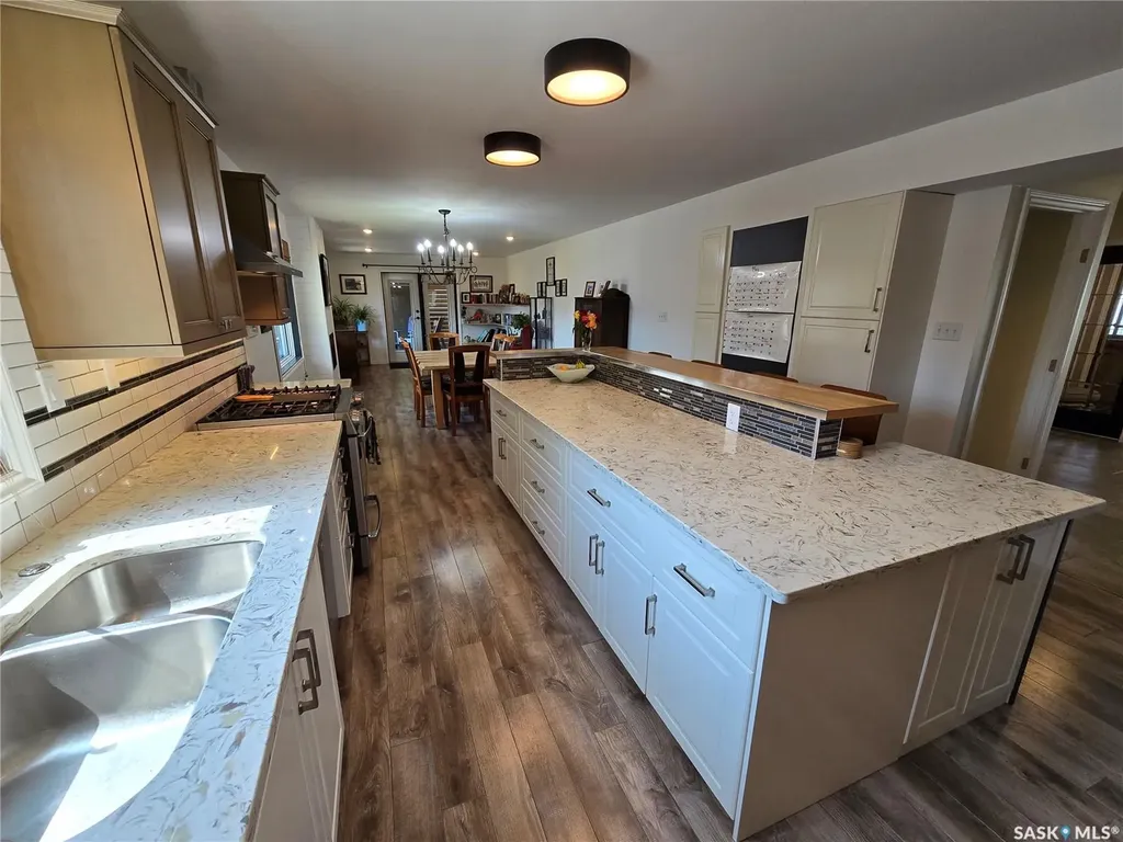 528 Dieppe Drive Weyburn SK S4H 2Y2