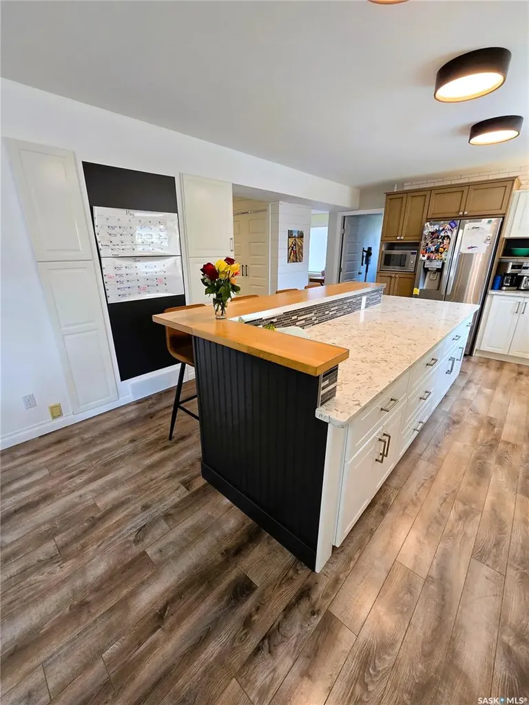 528 Dieppe Drive Weyburn SK S4H 2Y2