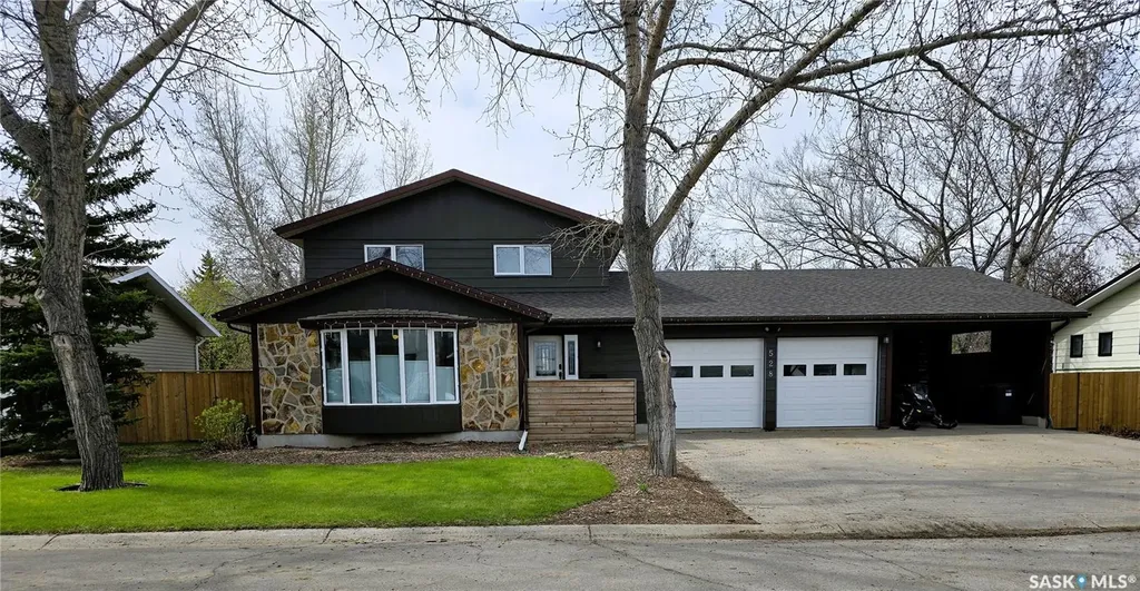 528 Dieppe Drive Weyburn SK S4H 2Y2