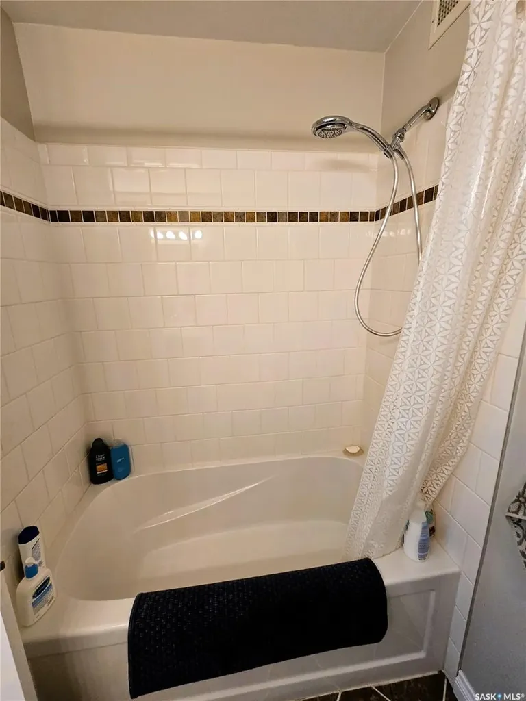 528 Dieppe Drive Weyburn SK S4H 2Y2