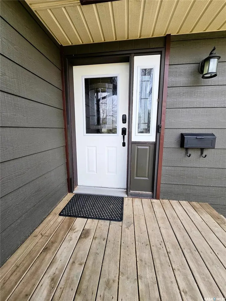 528 Dieppe Drive Weyburn SK S4H 2Y2