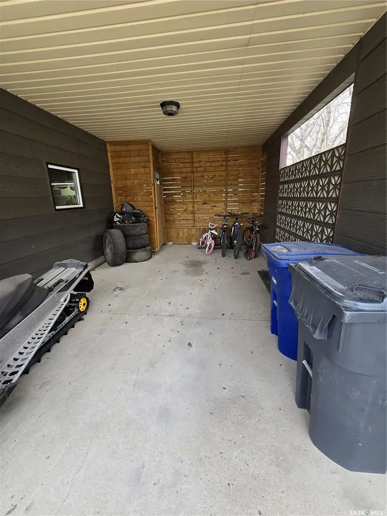 528 Dieppe Drive Weyburn SK S4H 2Y2