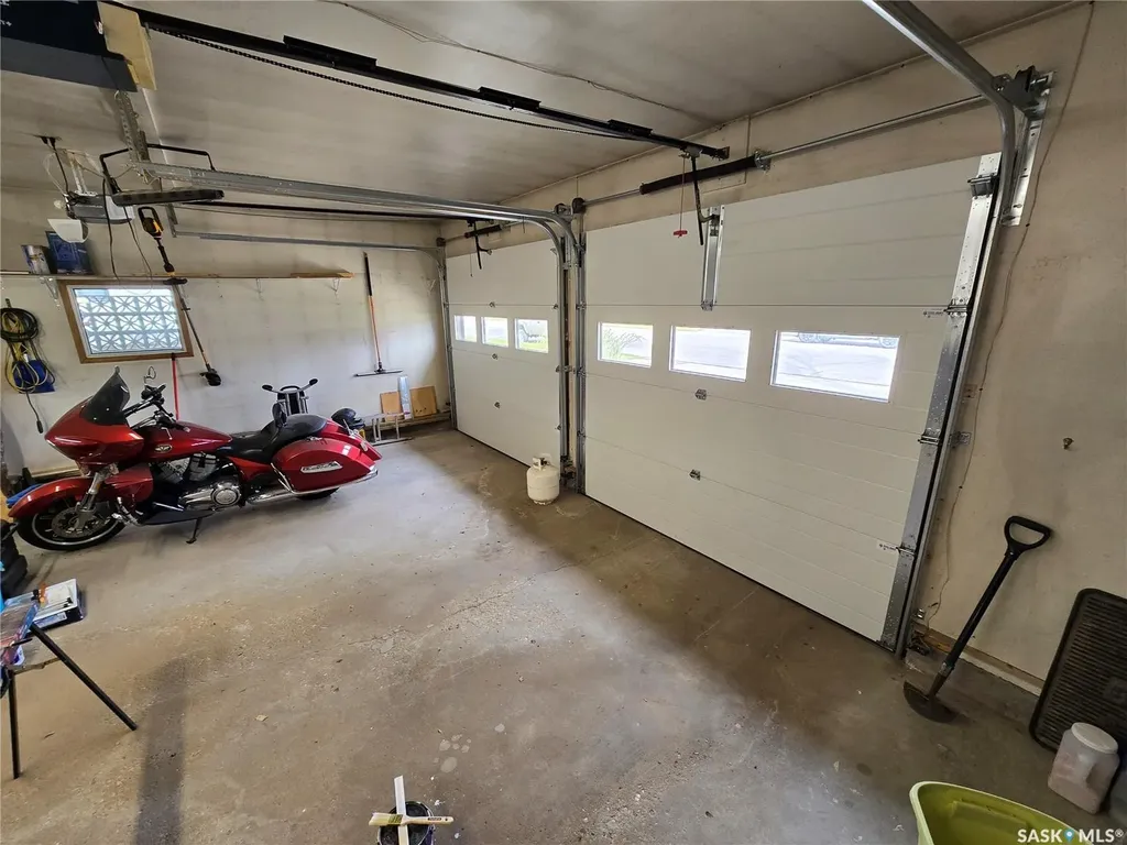 528 Dieppe Drive Weyburn SK S4H 2Y2