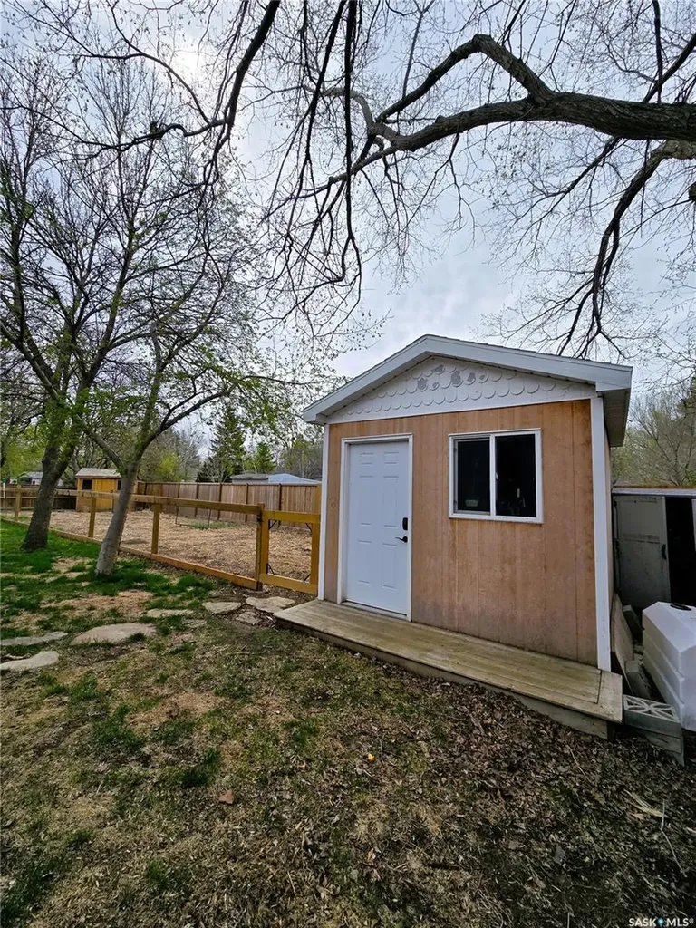 528 Dieppe Drive Weyburn SK S4H 2Y2