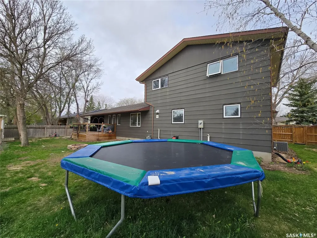 528 Dieppe Drive Weyburn SK S4H 2Y2