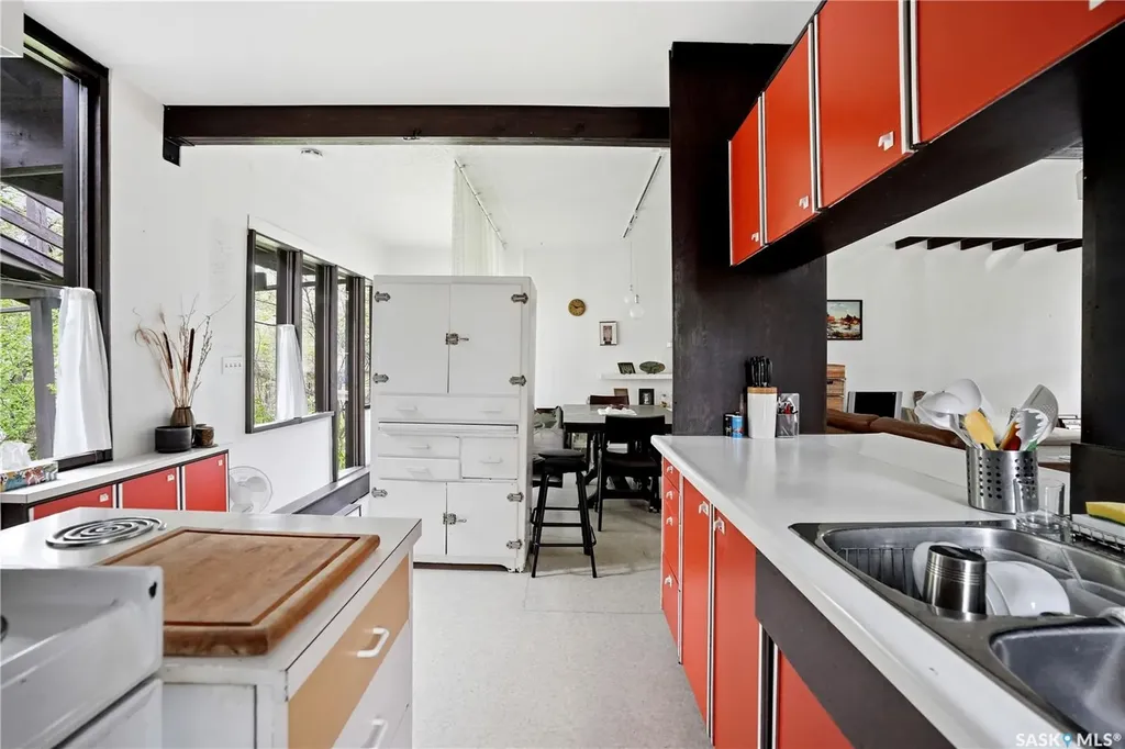 160 Leopold Crescent Regina SK S4T 6N6