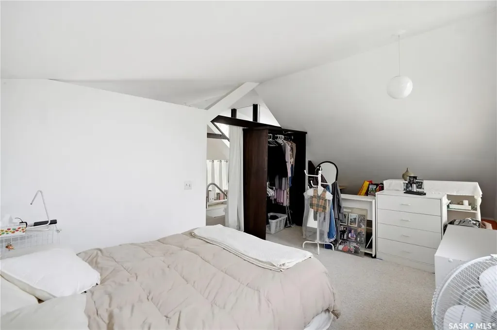 160 Leopold Crescent Regina SK S4T 6N6