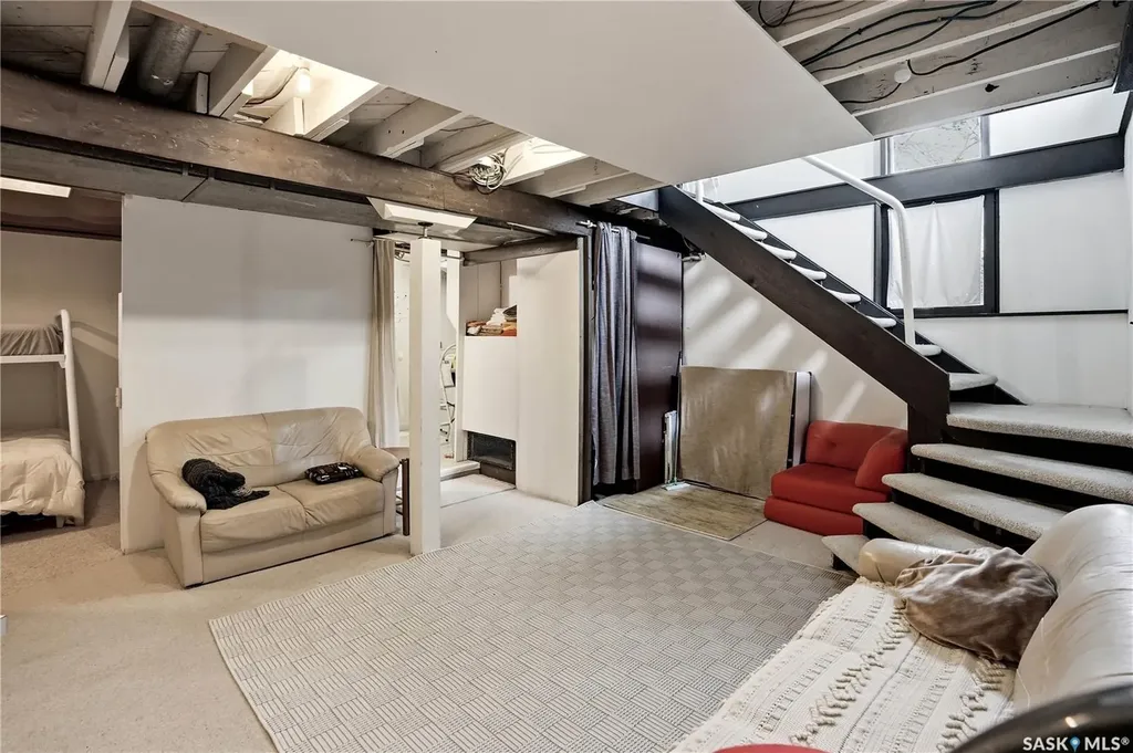 160 Leopold Crescent Regina SK S4T 6N6