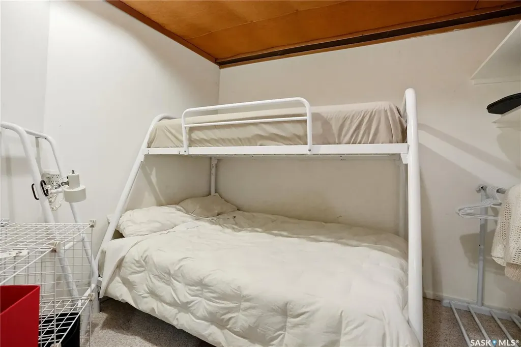 160 Leopold Crescent Regina SK S4T 6N6
