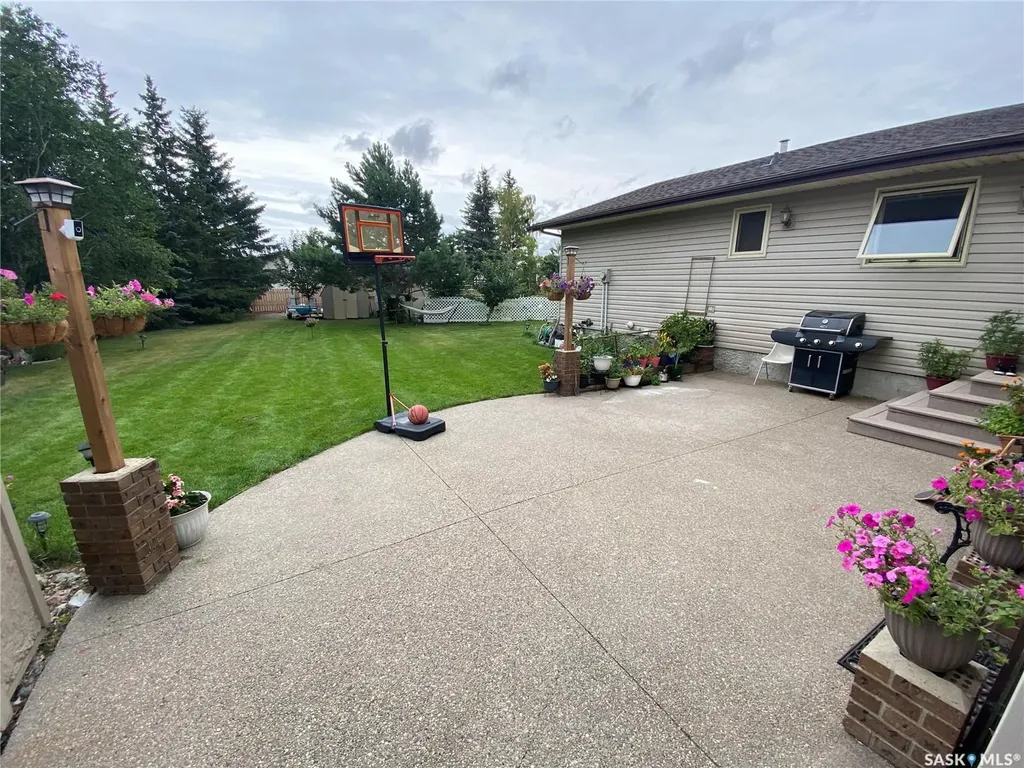 19 Bull Crescent Yorkton SK S3N 3Y5