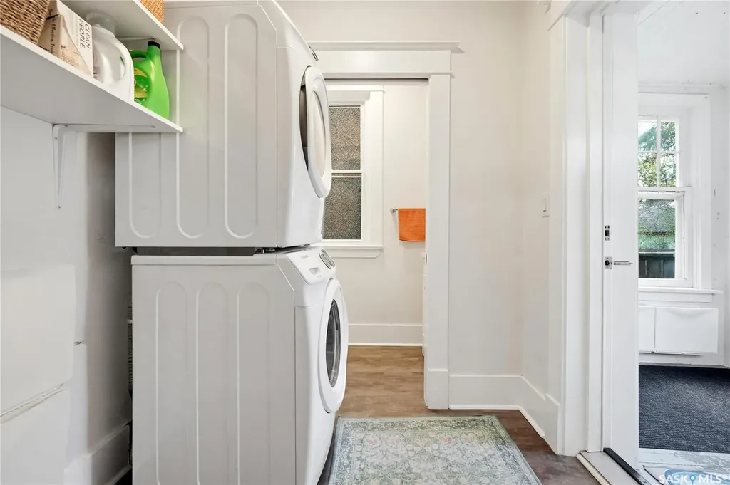 2035 Elphinstone Street Regina SK S4T 3N5