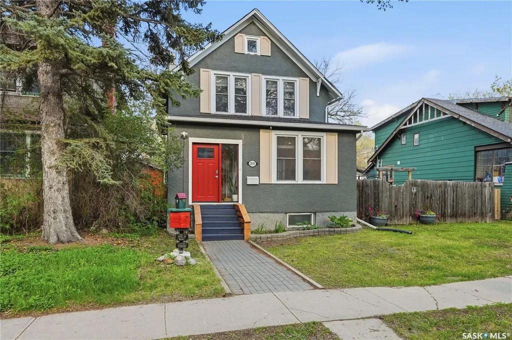 2035 Elphinstone Street Regina SK S4T 3N5