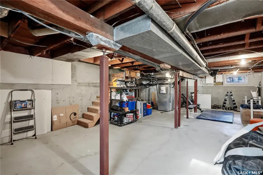 2035 Elphinstone Street Regina SK S4T 3N5