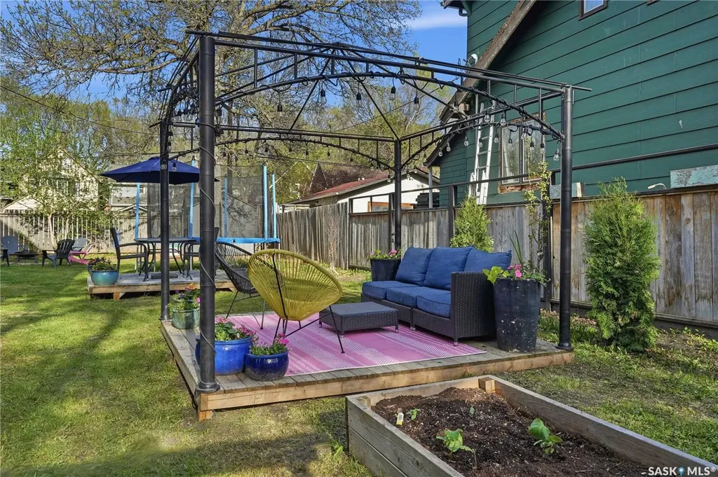 2035 Elphinstone Street Regina SK S4T 3N5