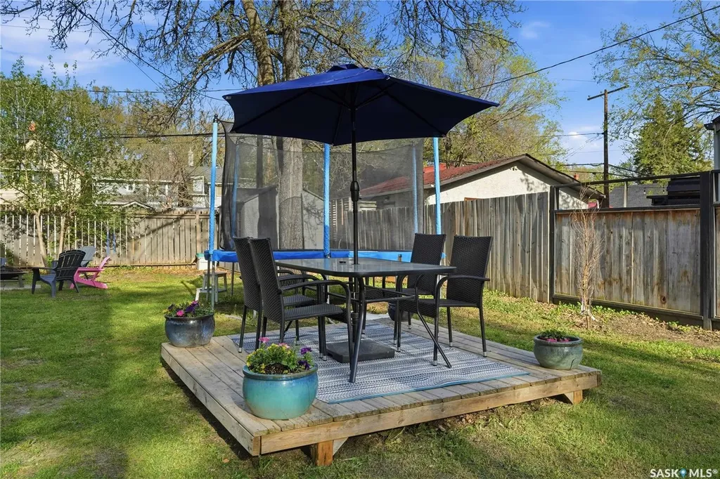 2035 Elphinstone Street Regina SK S4T 3N5