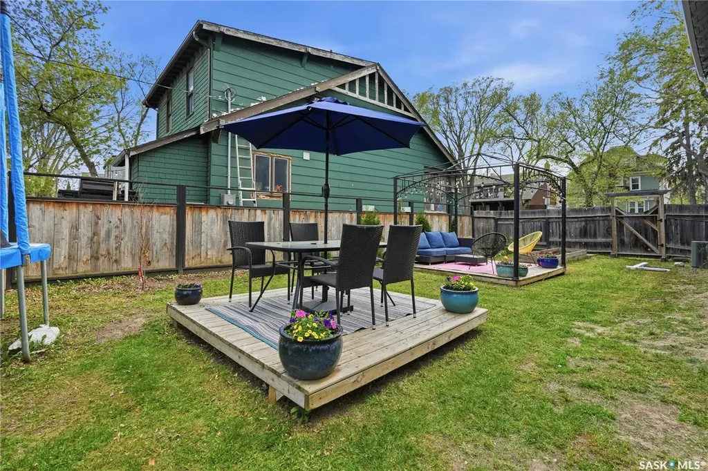 2035 Elphinstone Street Regina SK S4T 3N5